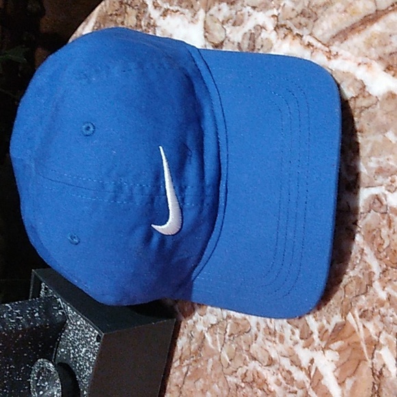 Nike blue and white youth ball cap - Picture 1 of 7
